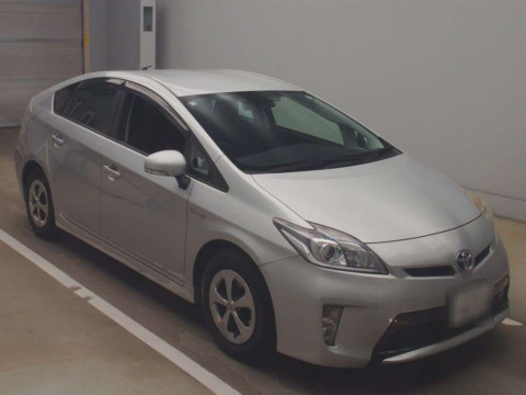 2012 Toyota Prius ZVW30[2]