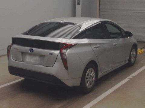 2017 Toyota Prius ZVW50[1]