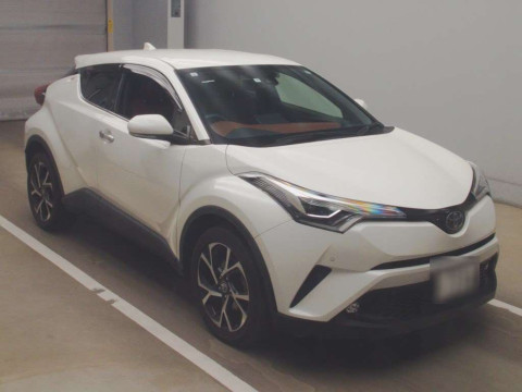 2019 Toyota C-HR NGX50[2]