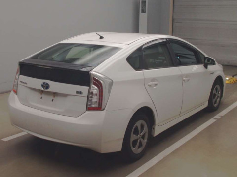 2015 Toyota Prius ZVW30[1]