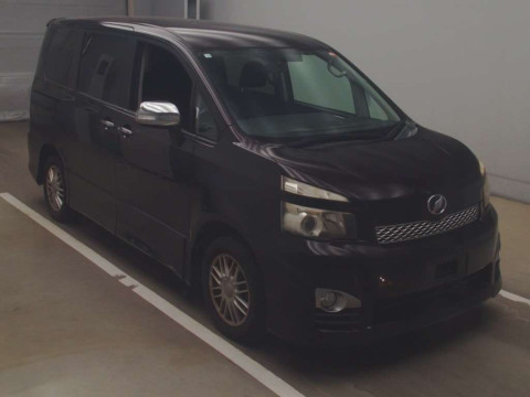 2011 Toyota Voxy ZRR70W[2]