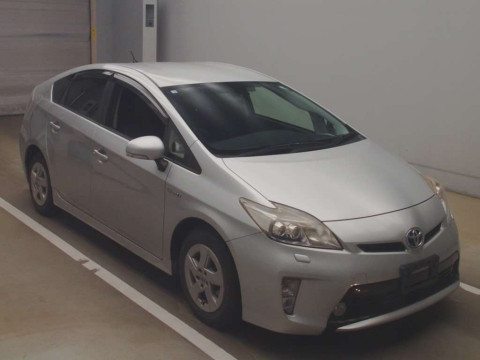 2014 Toyota Prius ZVW30[2]