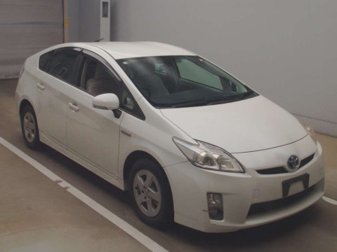 2010 Toyota Prius ZVW30[2]