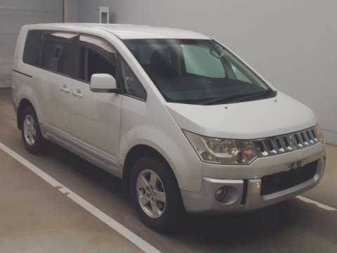 2012 Mitsubishi Delica D5 CV2W[2]