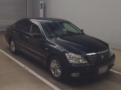 2004 Toyota Crown GRS180[2]