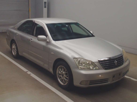 2004 Toyota Crown GRS182[2]