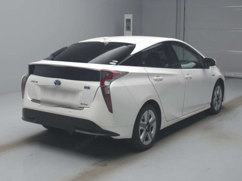 2017 Toyota Prius ZVW55[1]