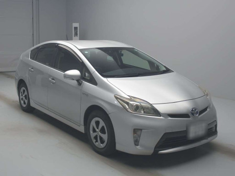 2013 Toyota Prius ZVW30[2]