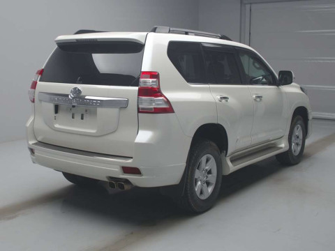 2016 Toyota Land Cruiser Prado TRJ150W[1]