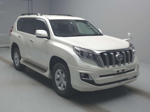 2016 Toyota Land Cruiser Prado TRJ150W[2]