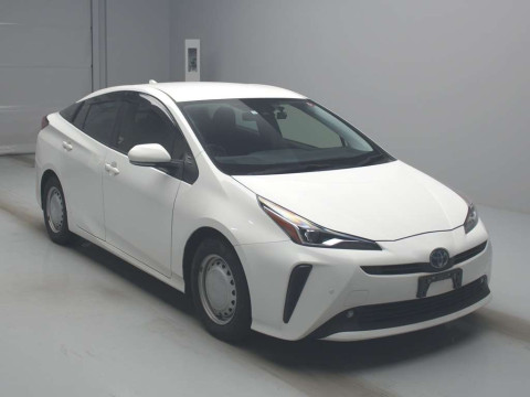 2021 Toyota Prius ZVW55[2]