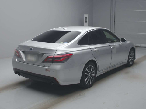 2018 Toyota Crown Hybrid AZSH20[1]