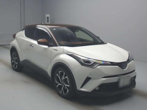 2019 Toyota C-HR ZYX10[2]