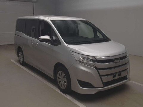 2017 Toyota Noah ZRR80G[2]