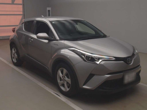 2019 Toyota C-HR ZYX10[2]