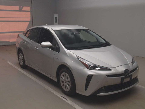 2019 Toyota Prius ZVW55[2]