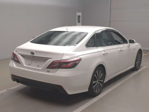 2019 Toyota Crown Hybrid AZSH20[1]