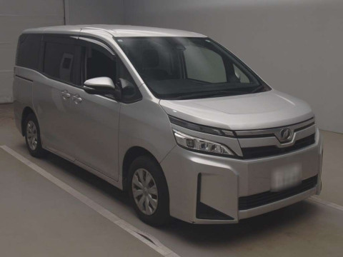 2019 Toyota Voxy ZRR80G[2]