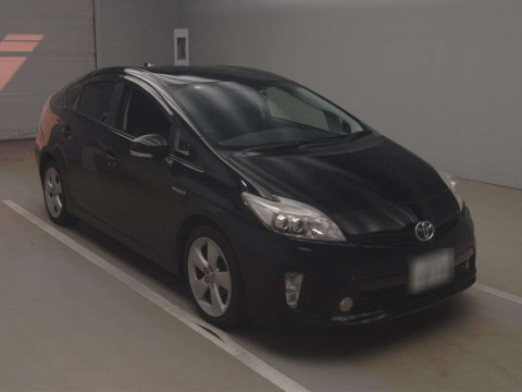 2013 Toyota Prius ZVW30[2]