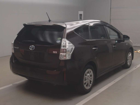 2013 Toyota Prius alpha ZVW41W[1]