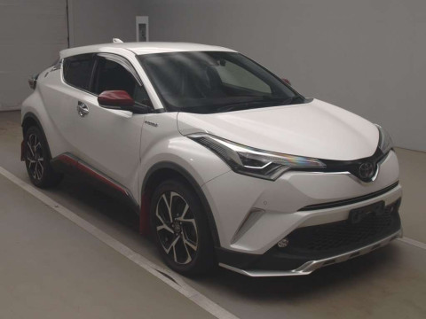 2019 Toyota C-HR NGX50[2]