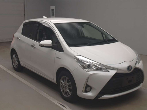 2018 Toyota Vitz NHP130[2]