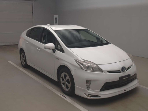 2013 Toyota Prius ZVW30[2]