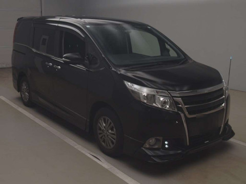 2015 Toyota Esquire ZRR80G[2]