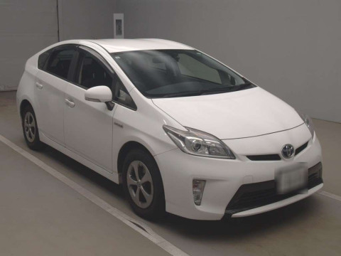 2015 Toyota Prius ZVW30[2]