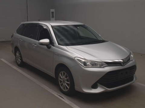 2015 Toyota Corolla Fielder NKE165G[2]