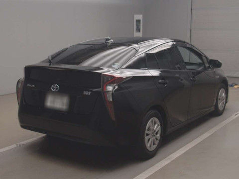 2016 Toyota Prius ZVW50[1]