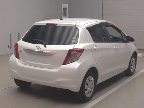 2013 Toyota Vitz NSP130[1]