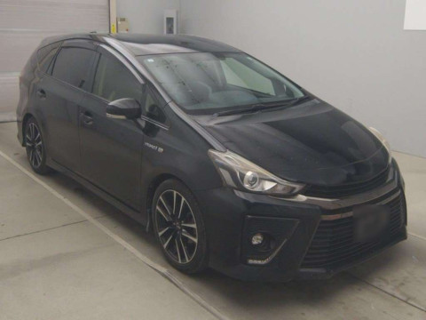 2015 Toyota Prius alpha ZVW41W[2]