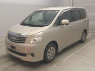 2010 Toyota Noah