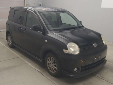 2004 Toyota Sienta NCP81G[2]