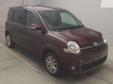 2011 Toyota Sienta NCP81G[2]