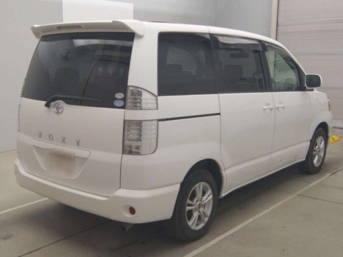 2006 Toyota Voxy AZR60G[1]