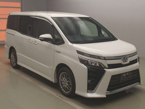 2019 Toyota Voxy ZWR80W[2]