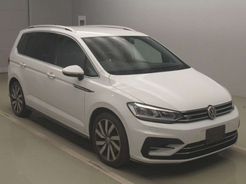 2017 Volkswagen Golf Touran 1TCZD[2]