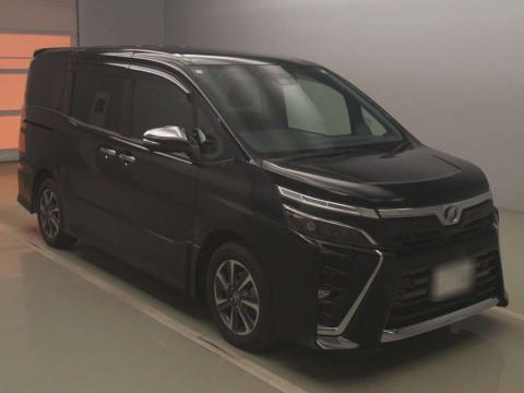 2019 Toyota Voxy ZRR80W[2]