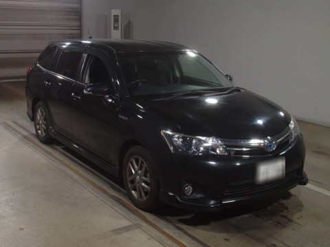 2015 Toyota Corolla Fielder NKE165G[2]