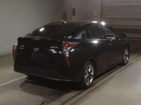 2016 Toyota Prius ZVW51[1]