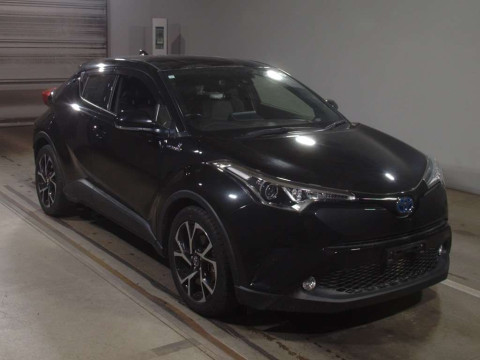 2017 Toyota C-HR ZYX10[2]