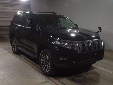 2022 Toyota Land Cruiser Prado TRJ150W[2]