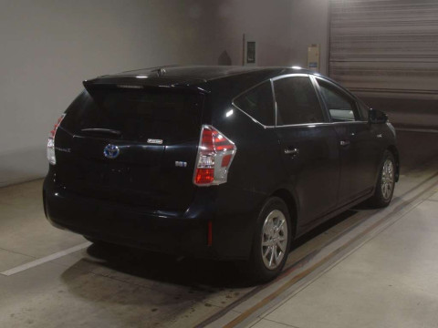 2018 Toyota Prius alpha ZVW41W[1]