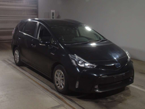 2018 Toyota Prius alpha ZVW41W[2]