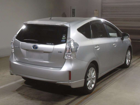 2013 Toyota Prius alpha ZVW41W[1]