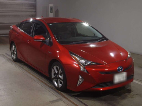 2017 Toyota Prius ZVW50[2]