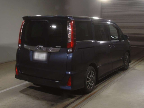 2015 Toyota Noah ZRR80W[1]