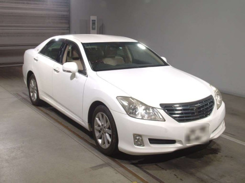 2009 Toyota Crown GRS202[2]